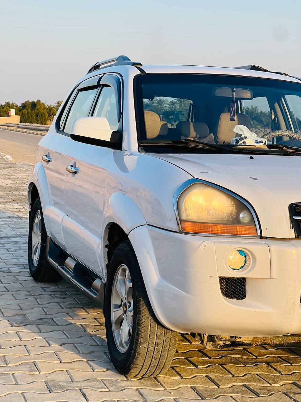 توسان ٩ للبيع خليجي السياره نضيفه من مكينه حداديه كير كلش نضيفه السعر ب١٢٠ وبيها مجال السونار مرفق با المنشور
***********
