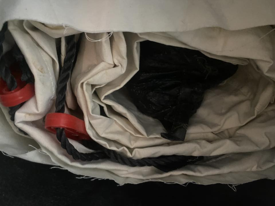 السلام عليكم خيمه للييع واتر بروف قياس 6 ونص /4 الخيمه ما منصوبه بعده جديده اصليه ب 500 وبيها مجال *********** 🤍
