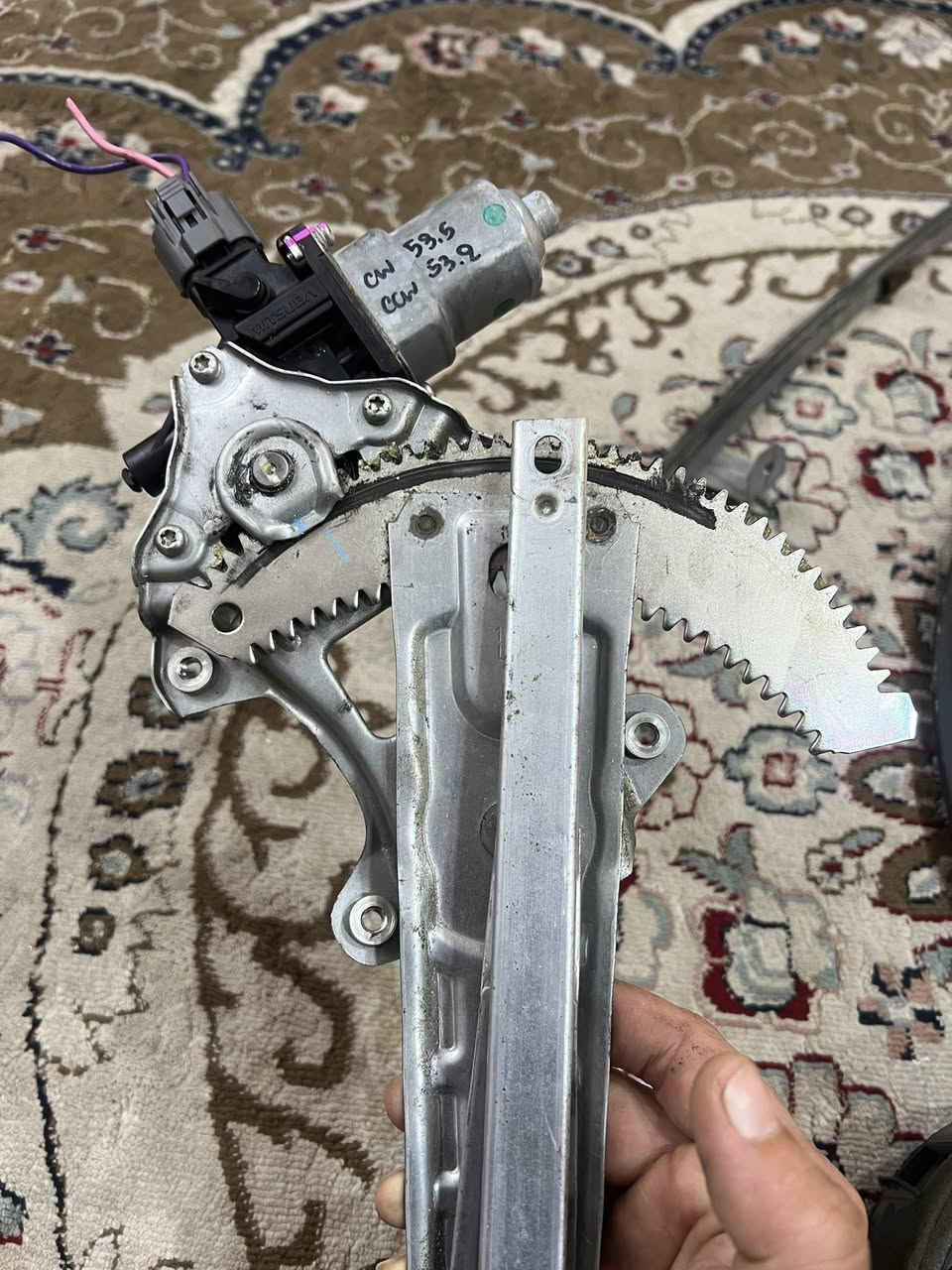 السلام عليكم اخوان هذني مال ميراج للييع التواصل الخاص موجود والاستفسار ع الرقم ***********
