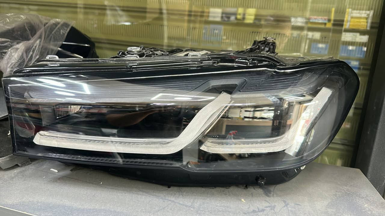 شركة الفارس 
توفرت مجموعه من الغراض المستعمله الوكاله 
يوجد جميع انواع الحداديه لسيارة bmw G,F,E series 
يوجد جميع اغراض المحرك والكير 
***********
***********
