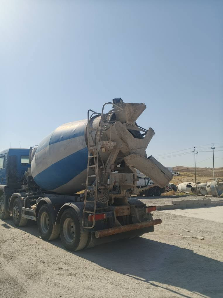 نوع السيارة مان خباطة9 متر موديل  2001
حجم 460 
رقم دهوك
رقم موبايل: ***********

