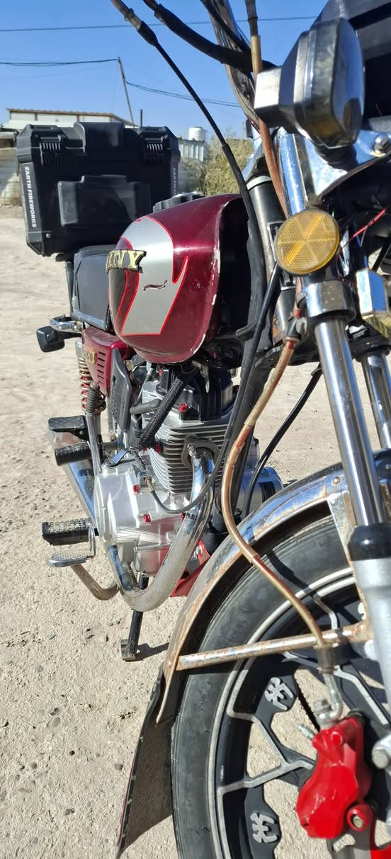 سلام عليكم دراجه سيفان موديل((2024)) اوراق اصوليه مكينه خرسه ما مفتوحه كهربائيات كله شغاله كفاله عامه مال جناي شوفت عينك دراجة احله من الصور تجي وشوف مكان المسيب حي العسكري السعر خاص خاص للأستفسار راسل خاص او اتصل واني خادم الك 
(((((***********)))))))
