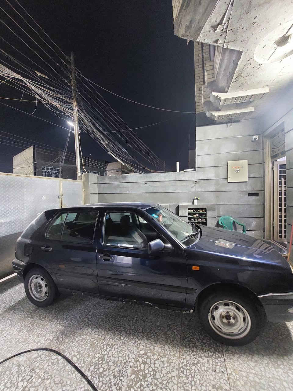 كولف نفخ موديل 1992
رقم نجف انگليزي مسطرة جديد صار سبوع من حولت داخلة هزة جديدة 

محرك 1800 جديد صارله شهر ونص 
كير عادي جديد صار شهر من شاده 
صدر نضافته 85%
تبريد مضومتة كاملة ونضيفة ويشتغل بس ما اعرف شبي ولا شايفه اصلاً
كهربائيات كلها شغالة ومضبوطة 
سيارة متعوب عليها وصارف عليها هواي 
كلشي جديد بيها ومابيها شي تجاري كلة كلشي بيها حاوية ومضبوط ع اخير 

ترايك بالسيارة وين مايعجبك روح بيها للسعودية 
مكان السيارة بغداد بالمعامل 
سعرها 38$ وبيها مجال بسيط 
***********
***********
