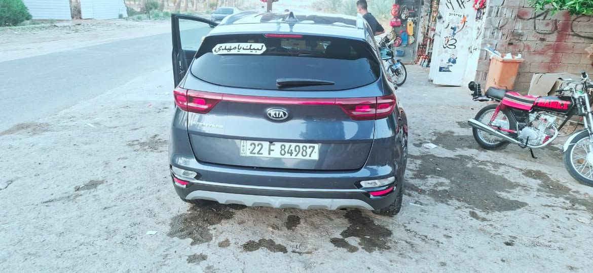 السلام عليكم
سبورتج 2021 وارد امريكي حادث بسيط 
رقم اربيل 
رادار ٣انظمه تحكم فور ويل اوتو درايف تحكم استيرن شاشه داخل جلد السياره مكفوله كير ومحرك 
ماشيه 55 ميل
السعر ١٧٥ وبيه مجال بسيط
للاستفسار ‪0773 531 0470‬
