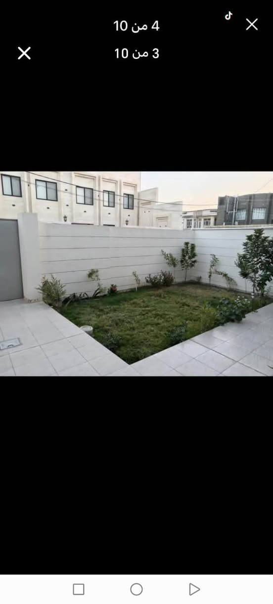 🏠 دار سكني للبيع (موقع مميز)
📍 الموقع: شارع 80 خلف نون مول ثاني بيت ع الشارع 
✨ المواصفات:
▫️ المساحة: 275 م
▫️طابو زراعي سند 25 
▫️ بناء حديث 
▫️عرض الشارع 10 م تبليط 
▫️طابق واحد 
.............
🔹محتويات الدار : 
_ صالة طول 7 وربع متر وعرضها 4 متر 
_ الهول العرض 7 أمتار وربع ،والطول 5امتار وربع 
_ المطبخ العرض 6 متر والطول 4 ونص 
_ غرف نوم عدد 2
_ مجمع صحيات 
 ...................... 
📞 للاستفسار والمعاينة: 
الاتصال على الارقام :***********☎️ واتساب
او مراجعة المكتب 
الحلة _ الكرامة الشارع المشجر مجاور اسواق المطار 1 
✅ نستقبل جميع عروضكم السكنية 🏠 والتجارية 🏡 بكافة مناطق الحلة 
…………………………
