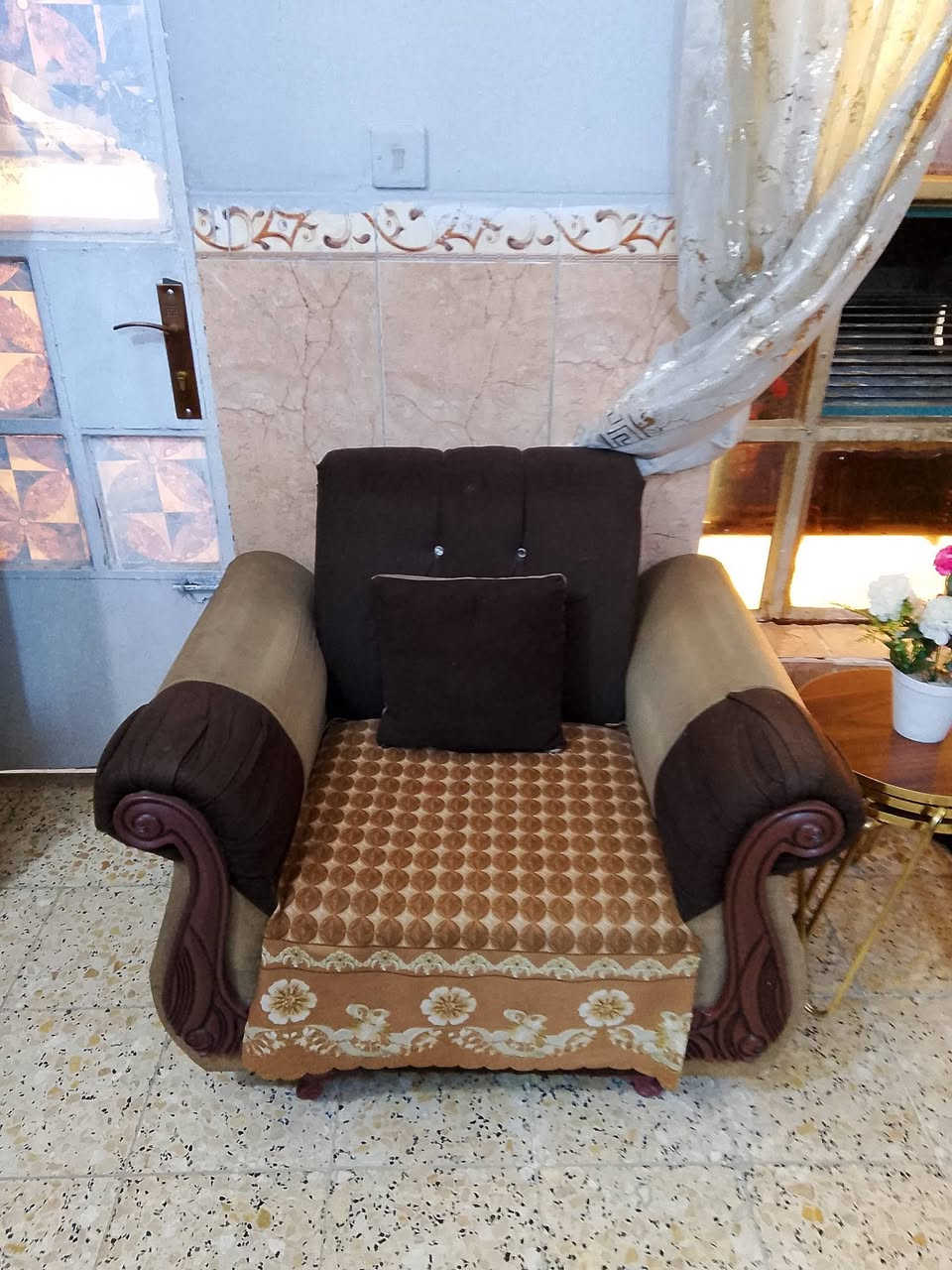 يا الله 

السلام وعليكم 

عندي نص ضخم قنفات للبيع نضيفات مال بيتي 

السعر 125

الموقع منطقه الشعب شارع الصحه قرب جامع الحق 

اتصال على الهاتف 

***********
