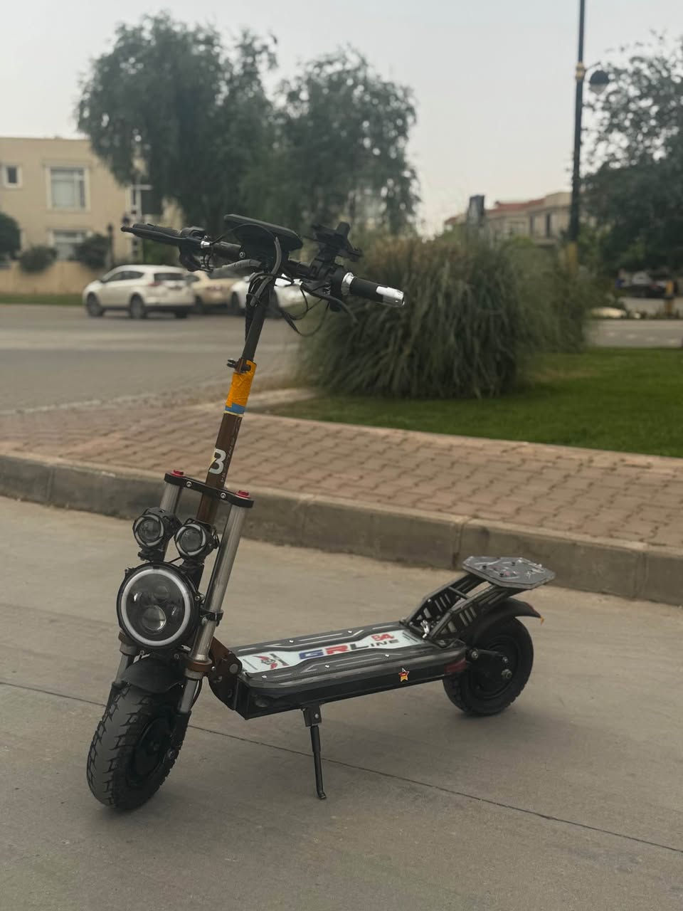 سکووتەر - لایت لێد - یەک ماتۆری ١٥٠٠ وات لەسەرە - خێرای ٥٥کم - بەرگری شەحنەکەی ٥٠ کم-  کوشنێکیشی لەگەڵە 
 
نرخ: 
ژ.ت/ *********** السليمانية, العراق
