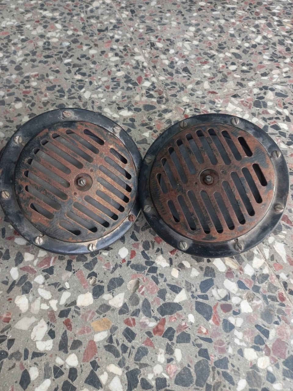 سلام عليكم هورن بوش للبيع
الرقم
***********
