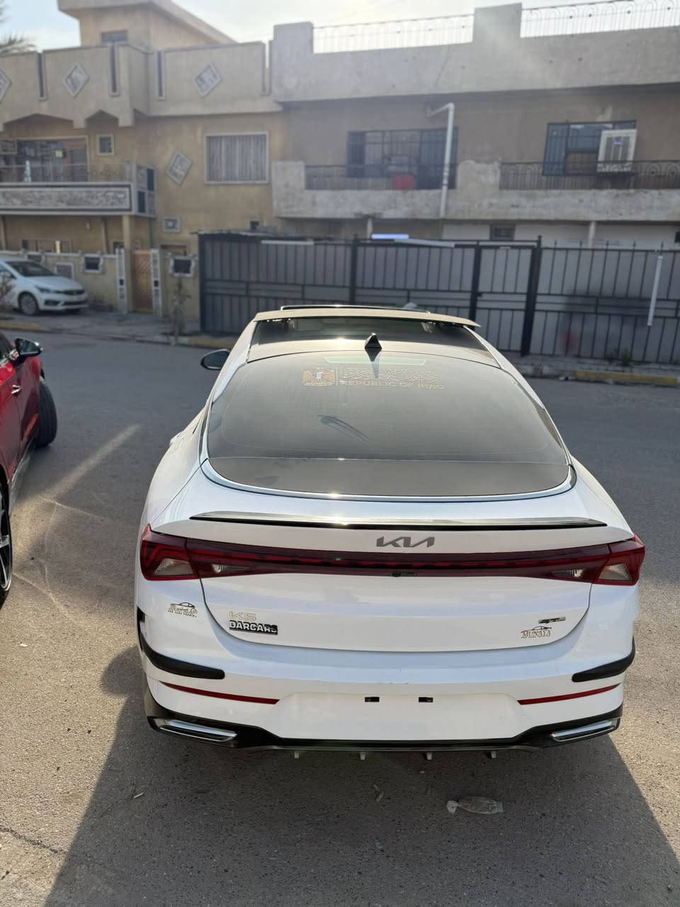 كي فايف k5 ( لون ابيض) جي تي لاين
السيارة موديل ٢٠٢٤ فول فول مواصفات
 وارد امريكي
   مواصفات Gt Line فول موصفات😍

المواصفات:
1- بصمة ابواب وتشغيل عن بعد
2 بنوراما 
3-تحكم استيرن كامل 
4- كشنات كهرباء
5-كراسي جلدوختم شعار GTline
6-رادار امامي + خلفي (توقف خلفي ذاتي) 
7- شاشه كبيرة كار بلي( بلوتوث ، USB  AUX )
9- ماشيه9 الف 
10- رادار امامي + خلفي
11- لد نهاري
‏12 -انظمه قيادك 6
13-ويل كب 18
14- شاشه عرض  بالدشبول
15- كروز سرعه ذكي  ( مثبت سرعه )
16-رقق بغداد 
17-سايد بريك بصمه 
‏18- GPS الخرائط
19-تبريد ثلج 
وبعد بيها هواي مواصفات 
سيارة جاهزه من كل شي
السعر 200 وبيها مجال قليل للاستفسار الاتصال على الرقم ***********
