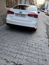 من رخصه الادمن كيا سيراتو 2018 سياره جاهزه من كلشي 07738300618