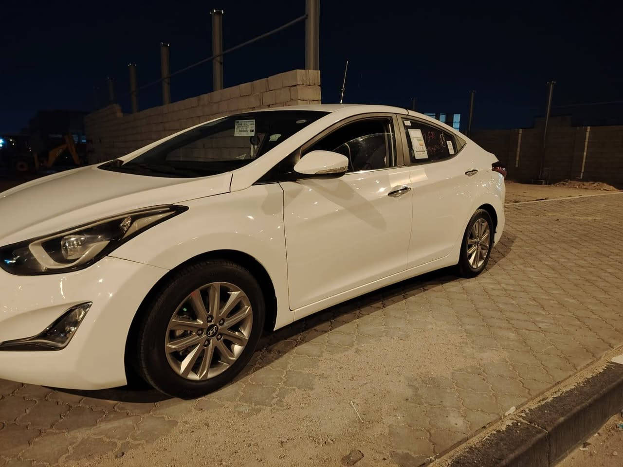 السلام عليكم افانتي موديل 16 سياره كفاله ضربه وتبديل بيه ثلاثه قطع صبغ من كوريه ماشي 98 الف حقيقي محرك 1600 سياره فول موصفات كشنات جلد شاشه بلاد كامره دواره اشارت ترحيب سياره جاهزه اي نقص ما بيه سعر 118 رقمي *********** عنواني ابو الخصيب مكلف بنشر البصرة, العراق
