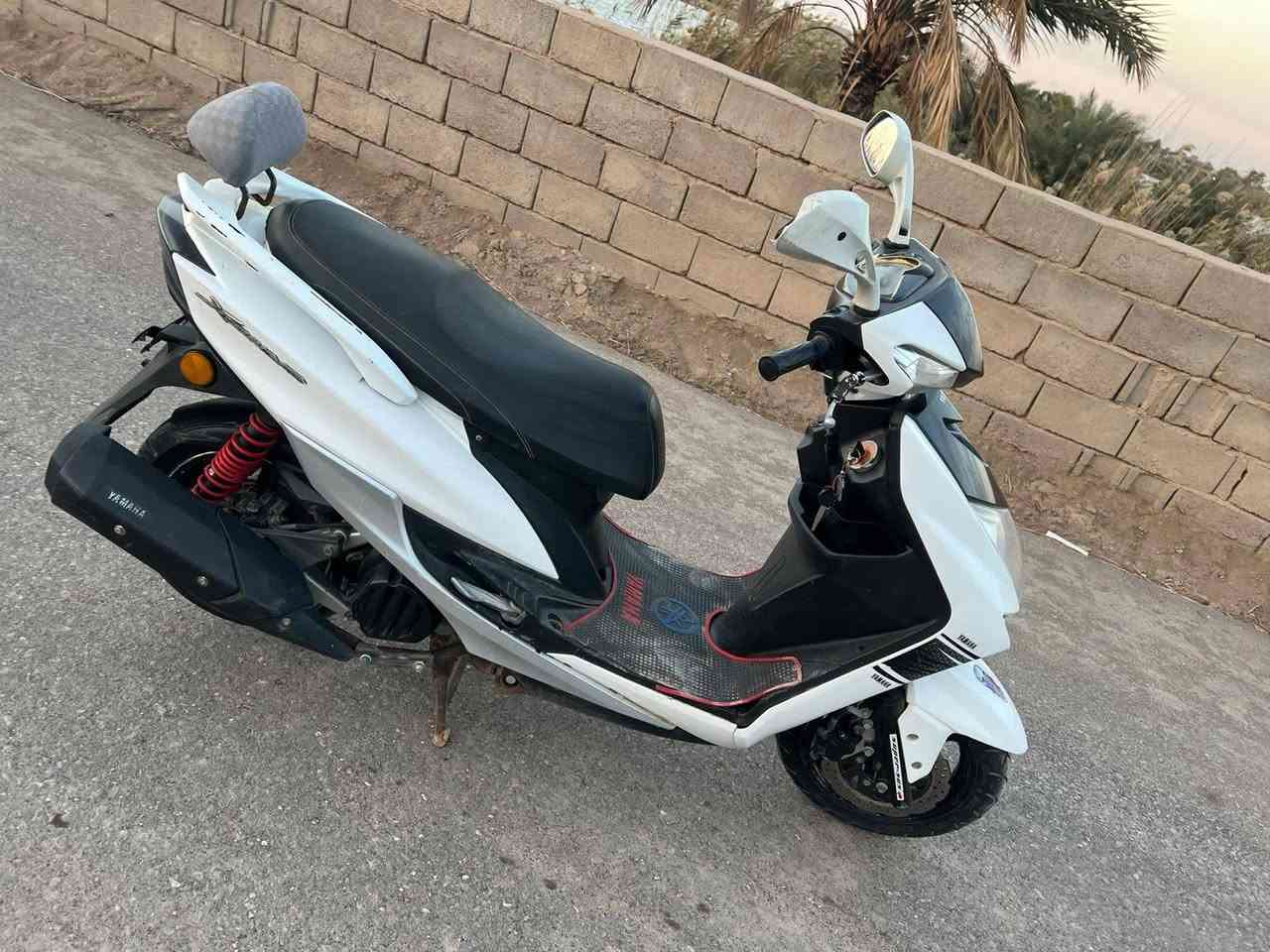 سلام عليكم دراجه للبيع سكنس ياباني شمعه دراجه نضيفه فول مواصفات مخرج شاحنه وتشقيل عن بعد بصما دراجه اربع ولفات ابلاد مكان معمل ورق شمعه زريجي سعر 800  او بيهه مجال قليل هاذ رقمي للستفسار***********
