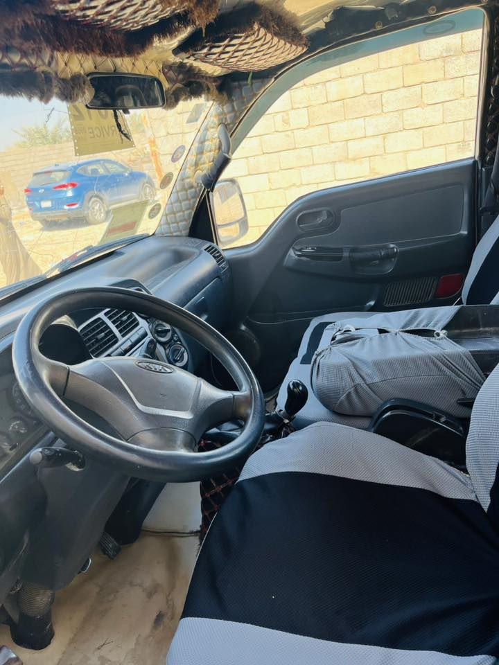 السلام عليكم كيا 2012 رقم واسط سنويه ال 30 مكفوله فقط دوس مبدلات فقط محرك وكير مكفولات تخم تاير صدر كله جديد المكان واسط صويره السعر 90$لاستفسار ***********
