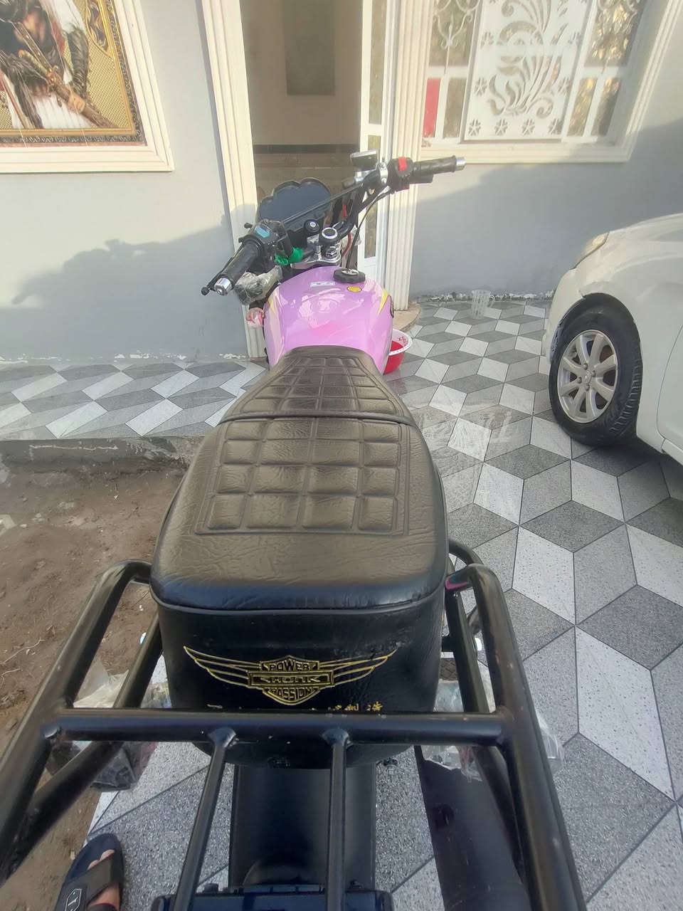 السلام عليكم
للبيع سافان 2025
مكفوله كفاله عامه اوراق السعر 800 وبيها مجال الاتصال *********** مكان الدراجه عزيزية
