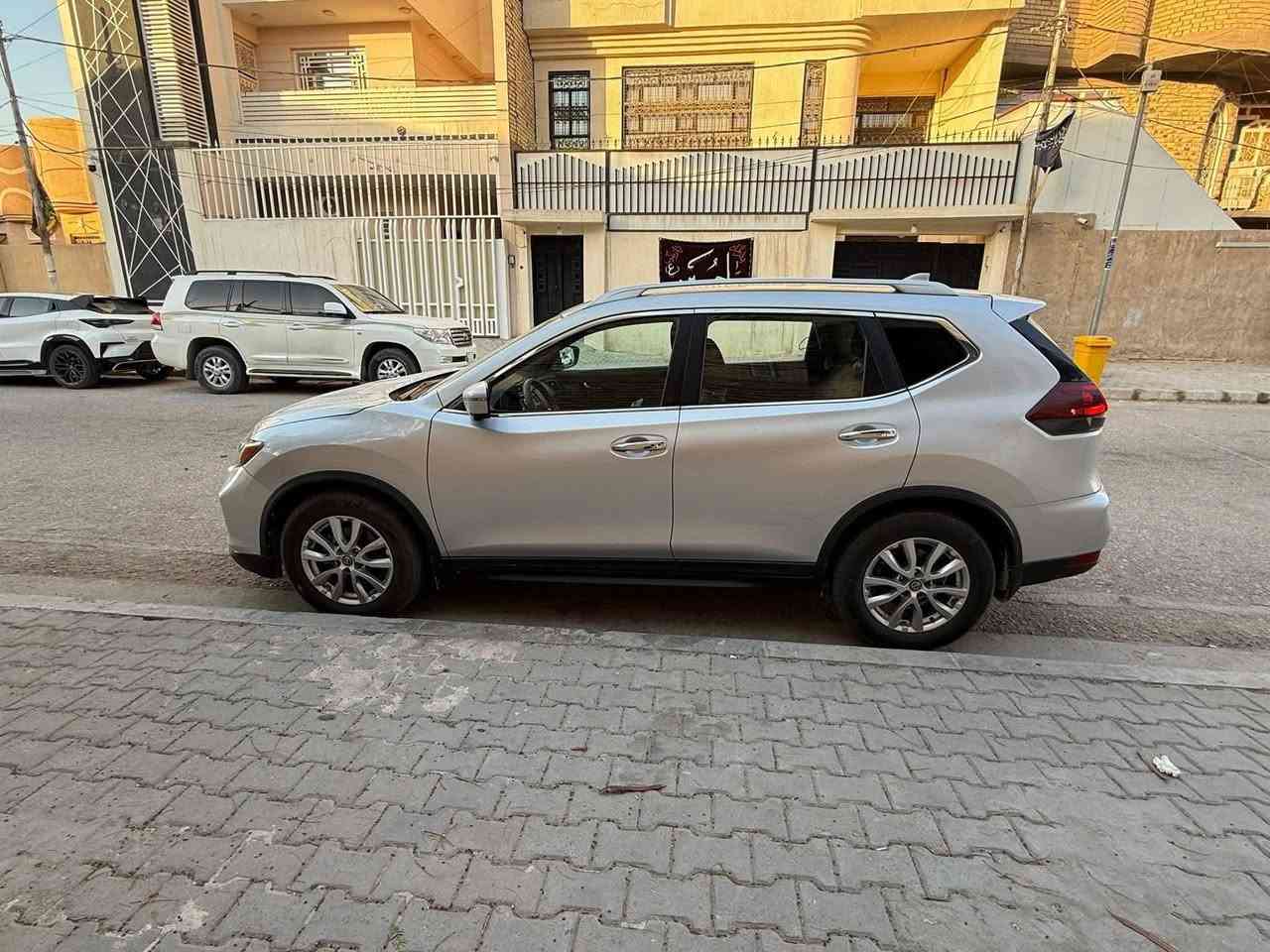 السلام عليكم
نيسان روك ٢٠١٨ للبيع

رقم بابل

فئة sv

٤ كامرات محيطية

رادار مانع اصطدام امامي

تبريد قطعتين

جنطة كهرباء

شاشة اندرويد اوتو  و ابل كاربلي

تدفئة كشنات و ستيرن

محرك ٢٥٠٠ تنفس طبيعي اقتصادي جدا

ماشية ١١٣ الف كيلومتر قابلة للزيادة

حادثها بنيد و و شوية جاملغ جهة الصدر  مصلح و مصبوغ

محرك كير مكفولات ما بيهن اي نقص او عيب

دواخلها نظيفة

بيها نواقص بسيطة لعدم التفرغ

سعر ١٣٠ و بيها مجال للشراي

***********
