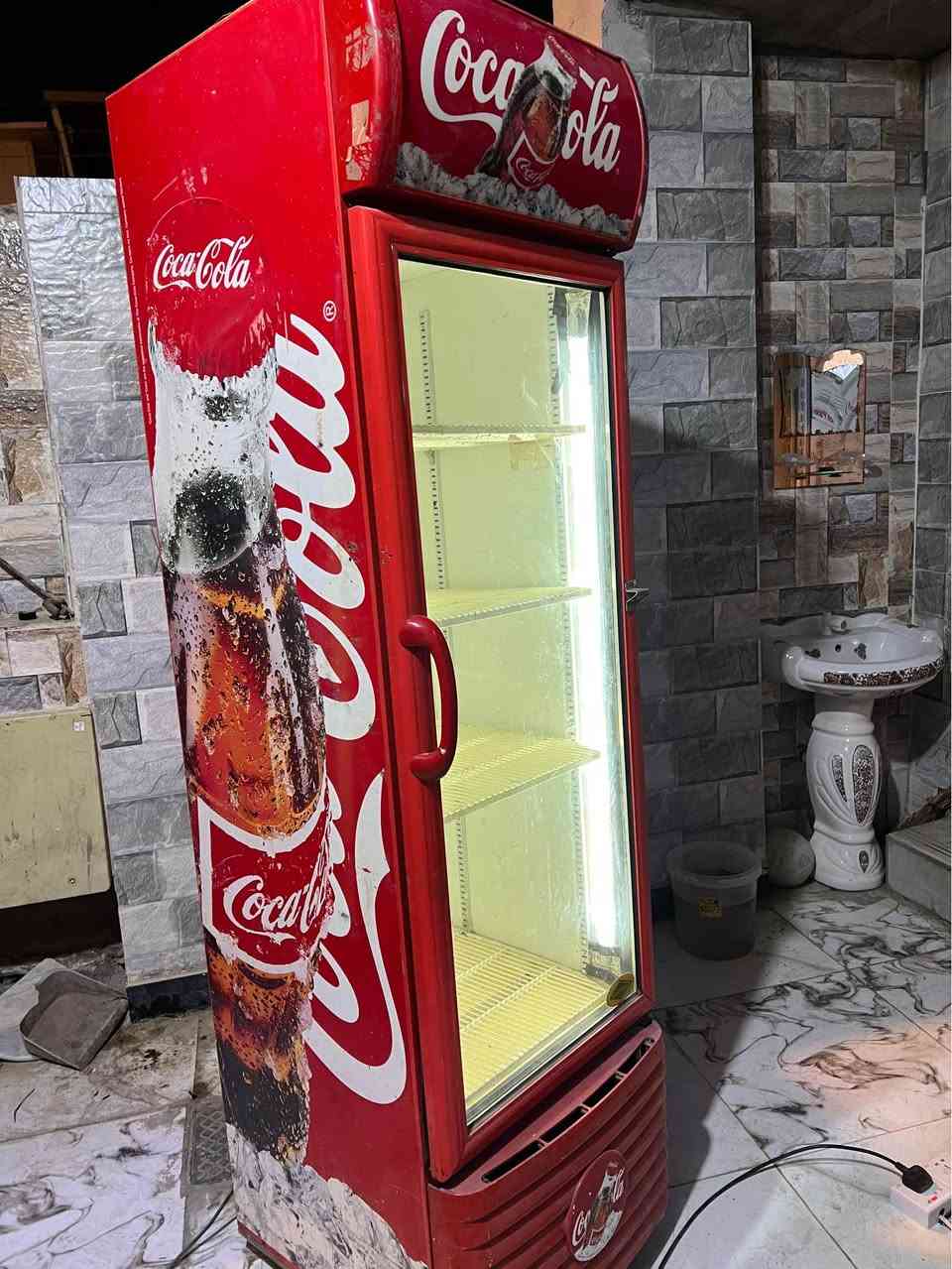 عارضات محل للبيع شغالات 
*********** البصرة, العراق
