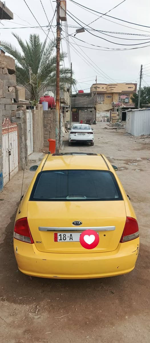 السلام عليكم سبكترا للبيع او مراوس حسب القناعه موديل 9 ضربته خشم جاملغ حداديه جديده تخم تاير جديد تبريد 🥶مكينه وكير جديد السعر 78وبيه مجال الاتصال***********
