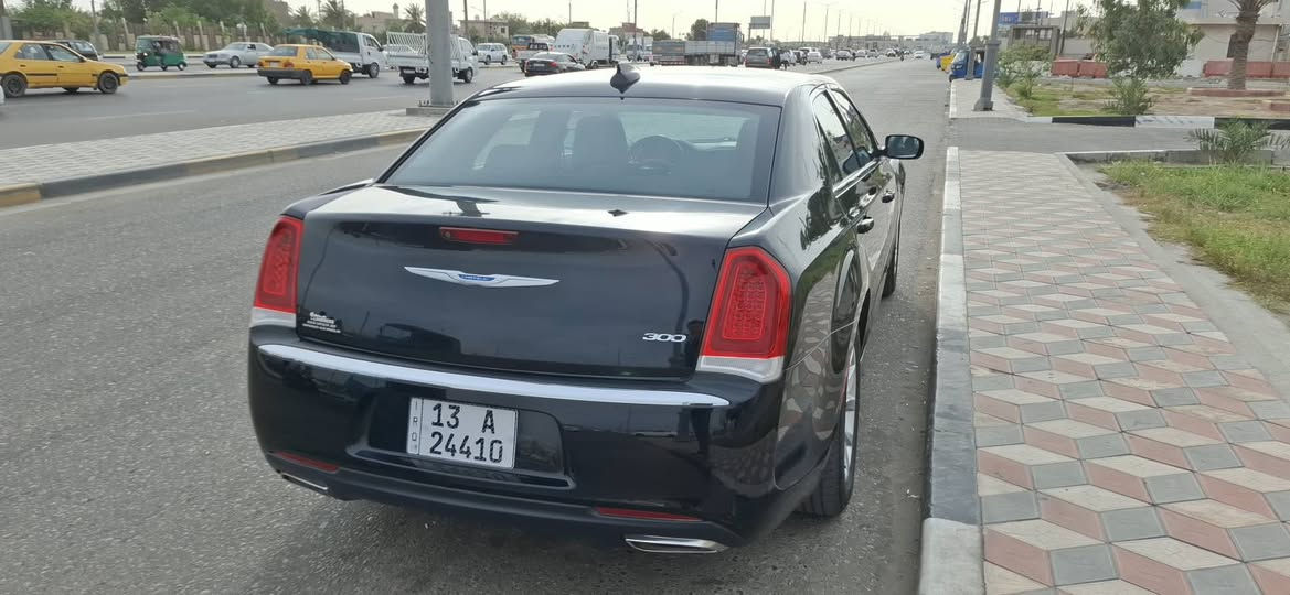 كرايسلر تورننك موديل ٢٠٢٢ دخول جديد كتاب ضباط كفالة عامة من الضربة والصبغ والتبديل فقط تقرير مياه وماداخل بيهه 
السعر ٢٤٠ وبيهه مجال ،مكان السيارة البصرة الهارثة
ماشية اقل ال٥٠ الف
*********** البصرة, العراق
