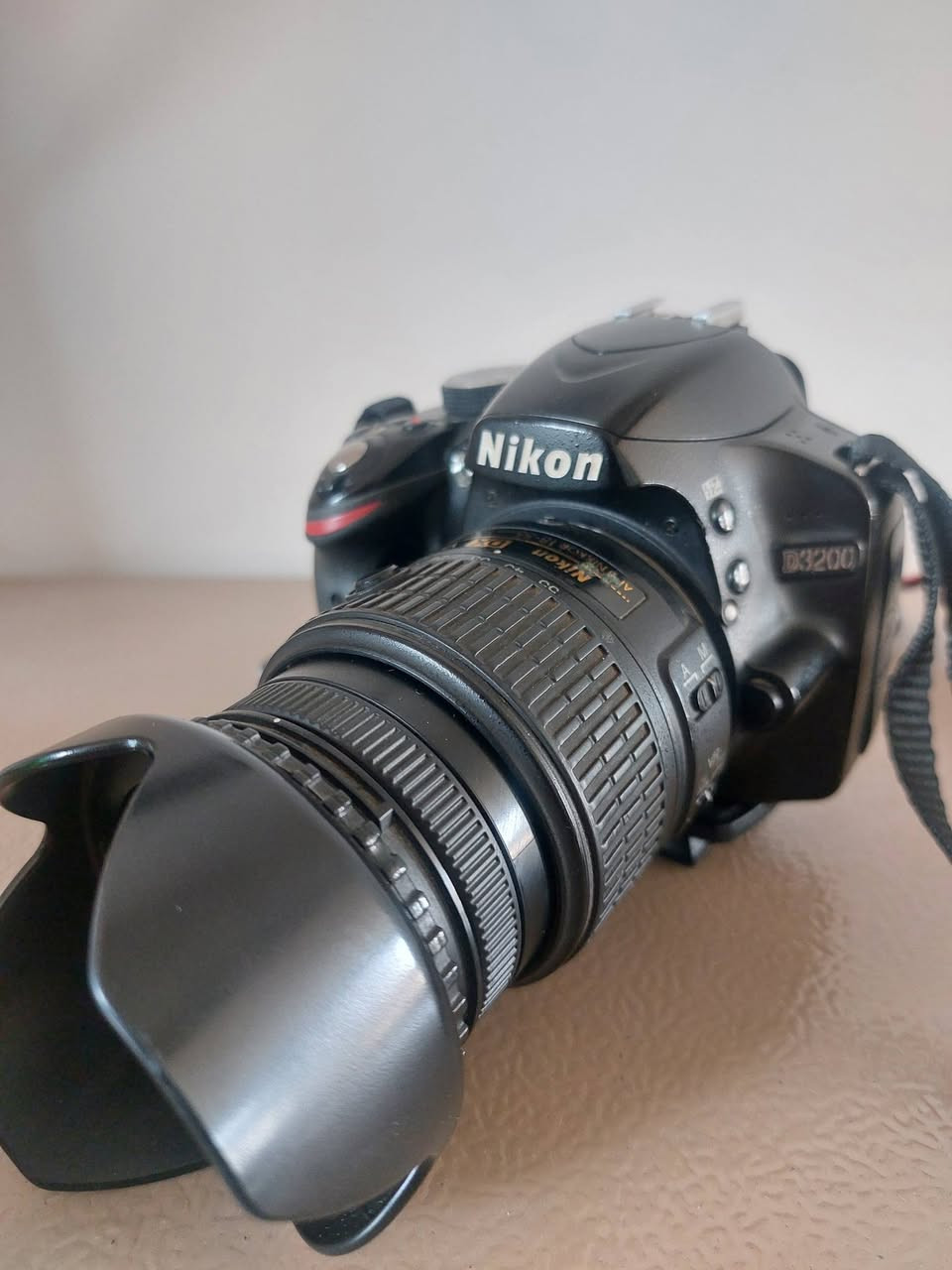 كاميرا نيكون 3200d مع محتويتها #للبيع كاملة و نظيفة  تصوير صور و فيديو دقة جيدة  
السعر 160  مكاني بعقوبة رقمي ***********

