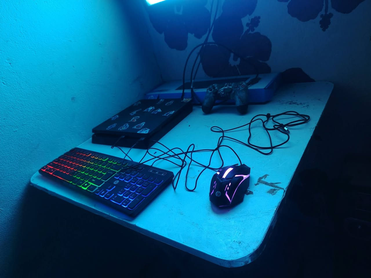 السلام عليكم
بلى فور سلم مهكر ذاكره 500
استعمال قليل بسبب عدم الفراغه
ويا 2 جوستك وكامل الملحقات كيبورد وماوس توصيل موجود  السعر 275 وبي مجال


**إذا كنت صاحب هذا الإعلان وتريد حذفه لأي سبب، رجاءا أرسل رسالة إلى الدعم الفني**