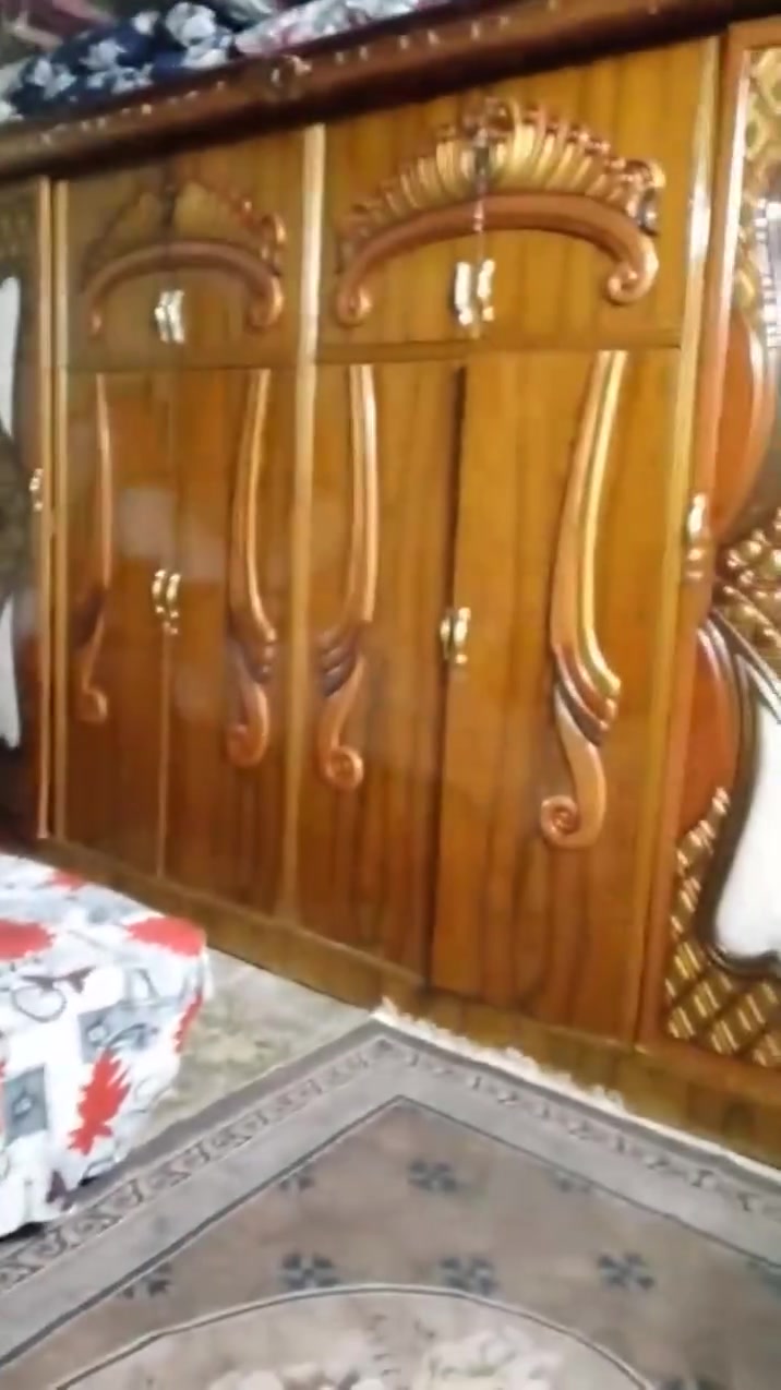 السلام عليكم غرفه نوم عراقي بيبان مابيهن شي النضافه مبينه بالفيديو مكاني بغداد السعر 450
***********

