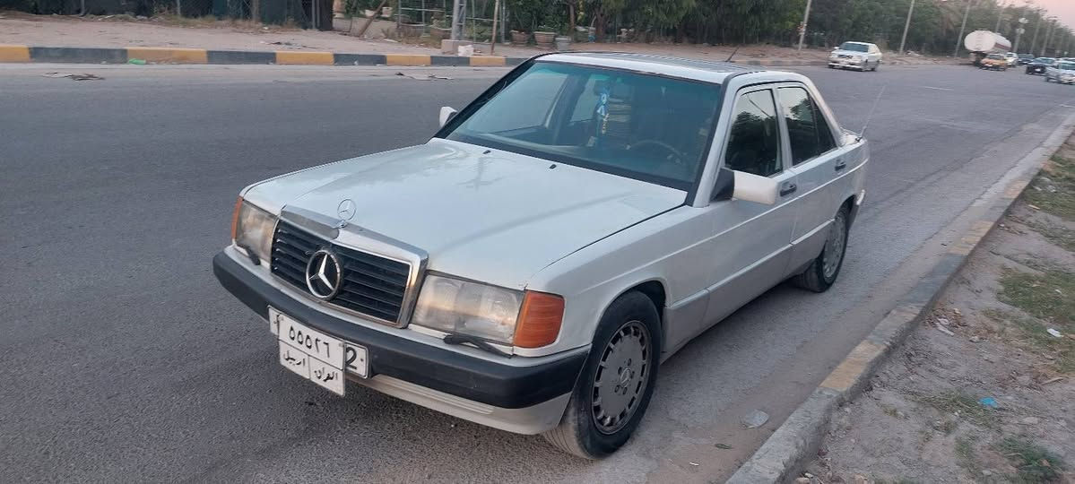 مستعجل علبيع مارسدس 190 دب طيارين جاهزه شرط تحويل او وكاله سياره  محرك  بلادي 4 سلندر  كير اوتو سياره جاهزه من كلشي تخم تاير وحداديه شرط وكهربائيات شغاله وترايك وين ميعجبك السعر42ورقه وبيها مجال سياره مال جناي الشراي يتصل واني بلخدمه ***********

