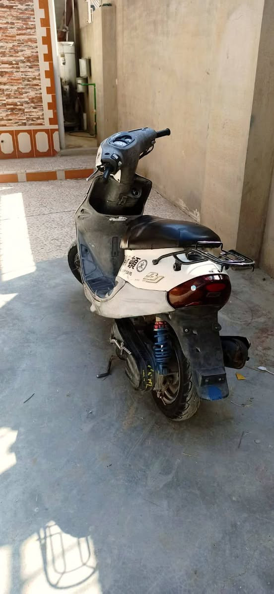 دراجه للبيع نحله تسع زروف مكينه ما مفتوح سعر 225بيها مجال ***********
