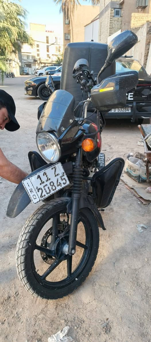 دراجة بوكسر للبيع مجفته صارلها شهرين تجفيت درجه اولى نظافه خارجيه ومكينه خير من الله سعر مليونين مكاني كراده ساحه كهرمانه رقمي ***********
