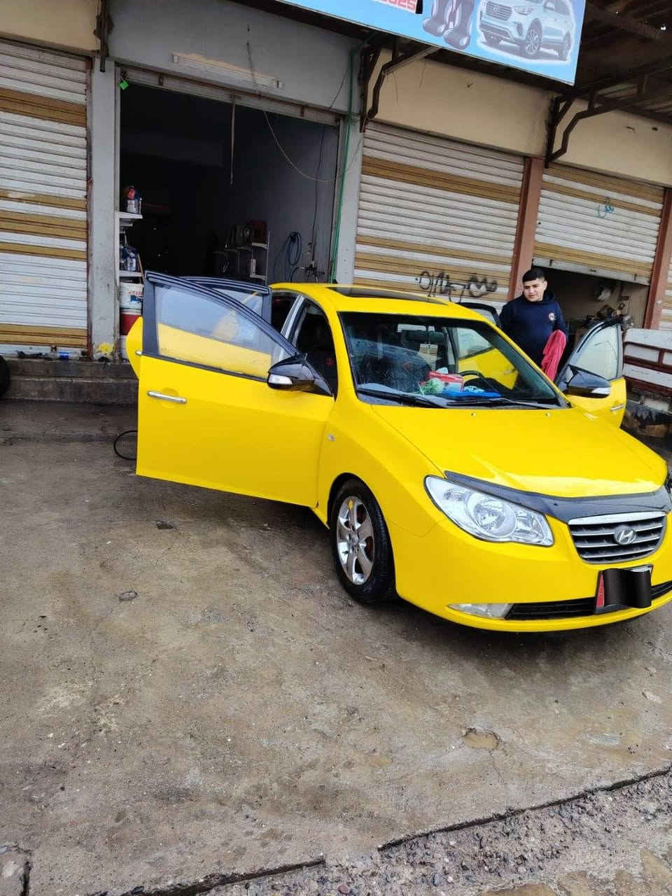 افانتي 2008 فول عده البصمه كوري ضرر بل لغد اليمين
والباغي معجون مال تكسي
رقم  نجف مشروع وطني راعيها الشرعي بل موصل
ماسوي لاوكاله ولامكاتبه 
فقط تحويل سياره كلش حلوه 
كلشي شغال بيها تدفأء وتبريد
ثلج ماعوزها كلشي 
السعر 88 وبيها مجال 
رقم 📱 الهاتف ***********
