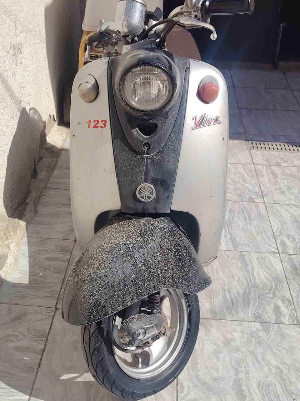 سلام عليكم دراجه للبيع ٦٠ عبد الحليم دراجه قفل اكسن قفل جنطه قفل ستيرن الكهربائيات شغالة هورن شغال دراجه خير من الله اي نقص ما بيها الدراجه نضيفه الله شاهد لايت عالي ناصي بك لايت كله شغال شلعه ومعدل مكينتها ناعمه السعر ٢٠٠ وبيها مجال العنوان بغداد حي العامل الاتصال على الرقم ***********
