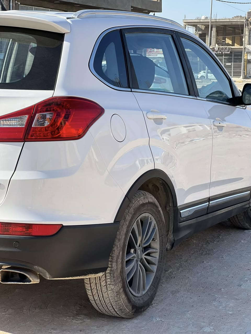 انتباااه 🔴🔴🔴🔴

السلام عليكم 

تيكو فايف (TIGGO 5) 2018 للبيع 
السياره مكفوله من الصبغ والضربه والتبديل 
عدى مكان واحد بي بارد بمقدار شبر بباب السايق ورصعه بالقماره  والباقي كله كفاله 
كير  حداديه تبريد كفاله
المحرك مجفت 
 
مواصفات السياره: 
بصمه 
كير ٧ نمر من غير البك 
اشاير بالمري 
تحكمات ستيرن 
مثبت سرعه 
شاشه بلاديه 
بصمه ابواب وجنطه وتشغيل 
زر سبورت 
وباقي المواصفات معروفه 
السياره ماشيه  174 وقابل للزياده 
🔴🔴السعر105   وبي مجال 
رقم نجف بأسمي سنويه وهزه جديده 
ومكان السياره بالنجف 
للأستفسار ***********
