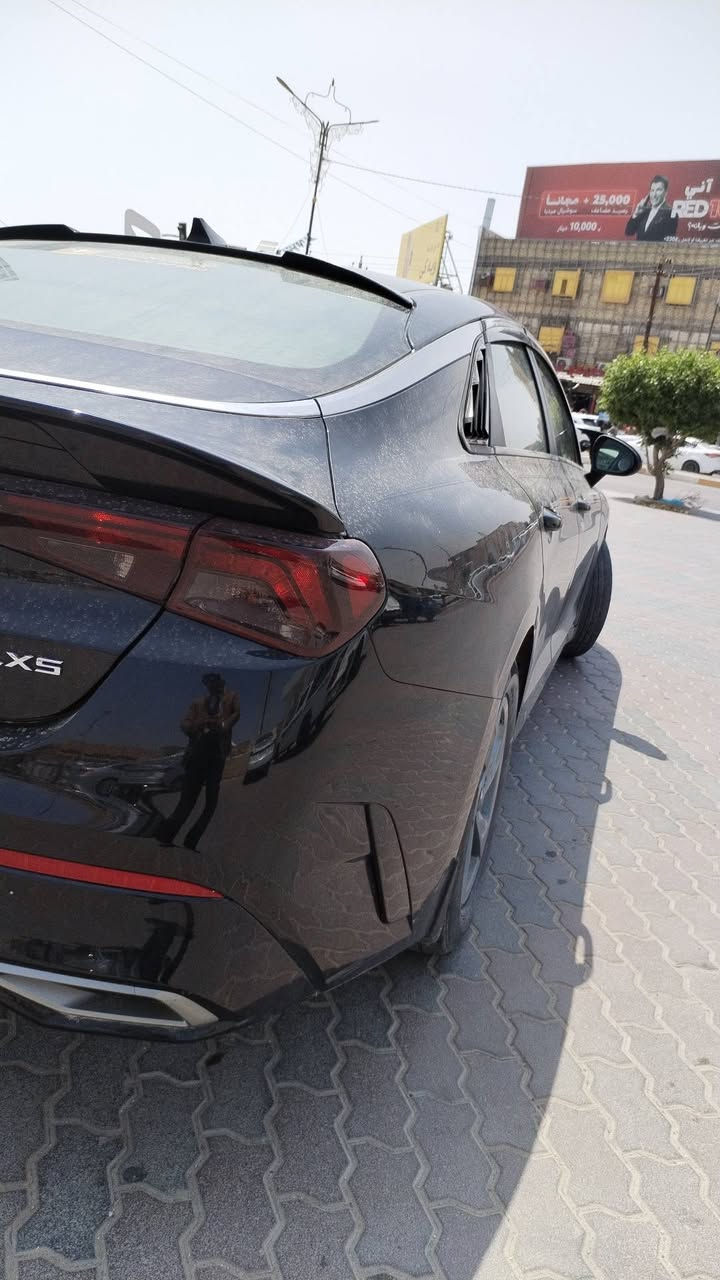 K5
موديل 2021

محرك 1600 تيربو 
وارد امريكي 
نظيفة 
تعال خاص ادزلك سونارها 

***********
