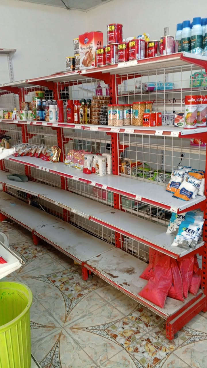 سلام عليكم اخوان سفينتين للبيع جدد الوحدة اربع مترات السعر خاص او اتصال مكاني بغداد الدورة البوعيثة منطقة الفراهدة شارع فالح ابو العمبة رقم الهاتف ‏‪***********‬‏
