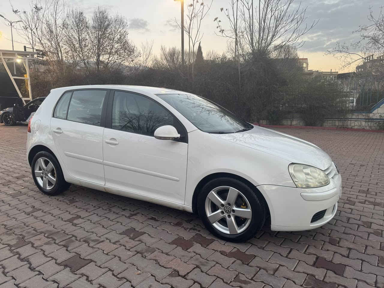 فوكس واگن موديل ٢٠٠٨خليجي. محريك ٢٠بدون توربو
سياره گير محريك مامفتوح بدون ايي خلل  
تايرات جديد. سنه ويه جديد ٢٠٣٠جديد. رقم جديد 
تبريد شغال 
كهربائي كوله شغال 
صبغ بس جملغ. مال اوروپا 
شويه 
بدون ظربه بدون دواخل 
سياره كوله جديد 
كتلوك شريكه موجود 
سعر ٨١$
رقم سليمانيه 
موكان. سياره. سليمانيه 
استفسار ***********
