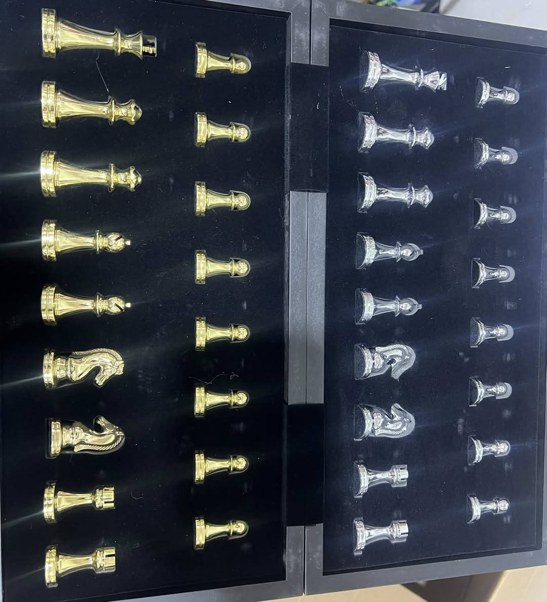 مجسم انمي دراغمبول و شطرنج قيم السعر بما يرضي الله وتعال خاص او واتساب ***********
