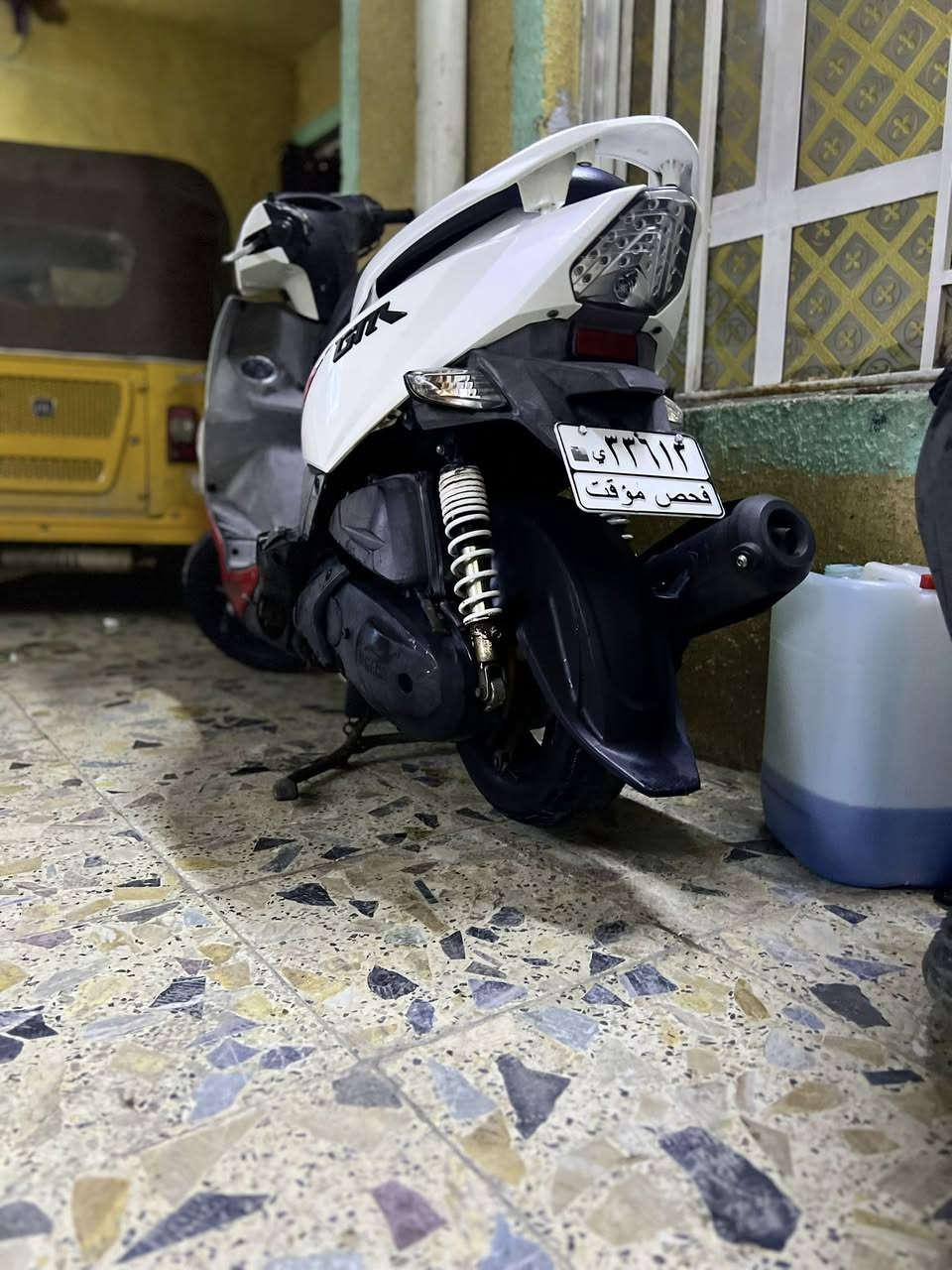 سلام عليكم شباب جيتي ار ١٢٥cc درجه نضيفه تخم تايرات جديده اشاير كلوب لد اشاير خليفه  ويلات بيض مكينه حلوه درجه خير من الله فول نضيفه المكان بغداد المدينه السعر ١٣٥٠ وبيه مجال الرقم***********
