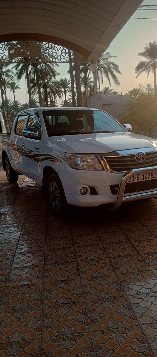 بيكم هايلوكس ناصي ٢٠١٤ سليمانيه
بيها صبغ جاملغ امامي وبنيد تبديل
كير مكينه حداديه جديده 
كير عادي
السعر ١٦٥
للاتصال ***********
مكان سياره حله
