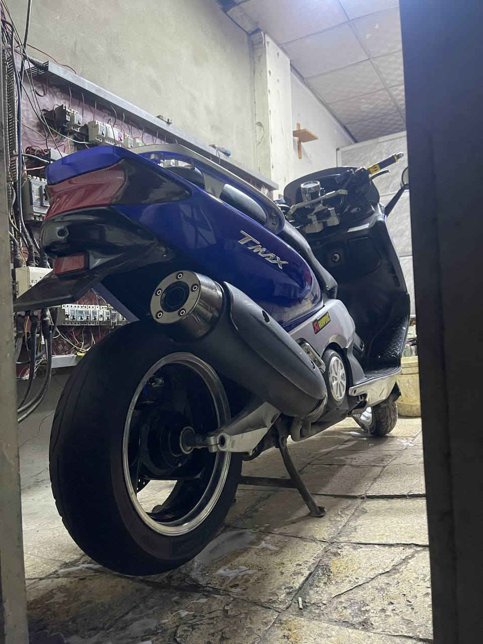 سلام عليكم للبيع او مراوس حسب القناعه 
هاي الحيوانه TMAX 2007 للبيع بعدها رمبه مكفولة كفالة عامة مكينة بلجيس جيب الفيتر اليعجبك وتعال افحصها كلها بلادي نقصها شوفة عينكم جاملغ امامي اليريدها يراسل او يتصل واتساب مكانها بغداد وبلحقيقه احلى من لصور 
***********
