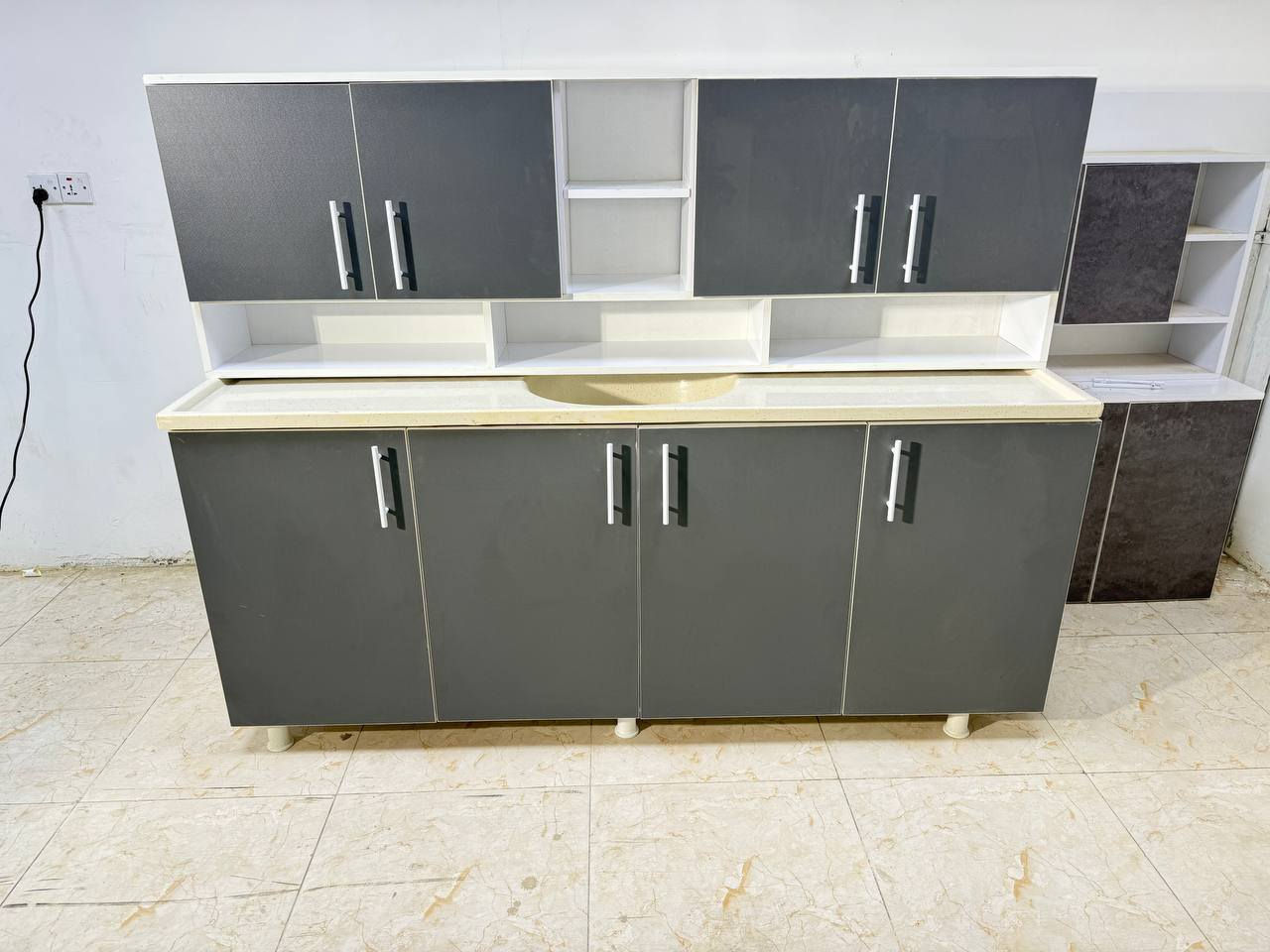 كاونتر MDF خشب #مترين ارضي وملحق مع سنك متر و٢٠ مرمر .
السعر 250 الف ❤️*********** واتساب 

التوصيل 🚚🚚
بغداد مجاني 
اطراف 15
(كربلاء +بابل + نجف + مركز الديوانيه 25 الف ) 
 
(الأنبار 25 الف ) 
 
 الديوانيه (25 اطراف  50) الف حسب البعد 

(واسط + صلاح الدين + ديالى مركز المحافظات 35 الف ) 
اطراف المحافظات (50 الف)

(السماوه + العماره + الناصريه + البصره مركز المحافظات (50) الف )
اطراف
