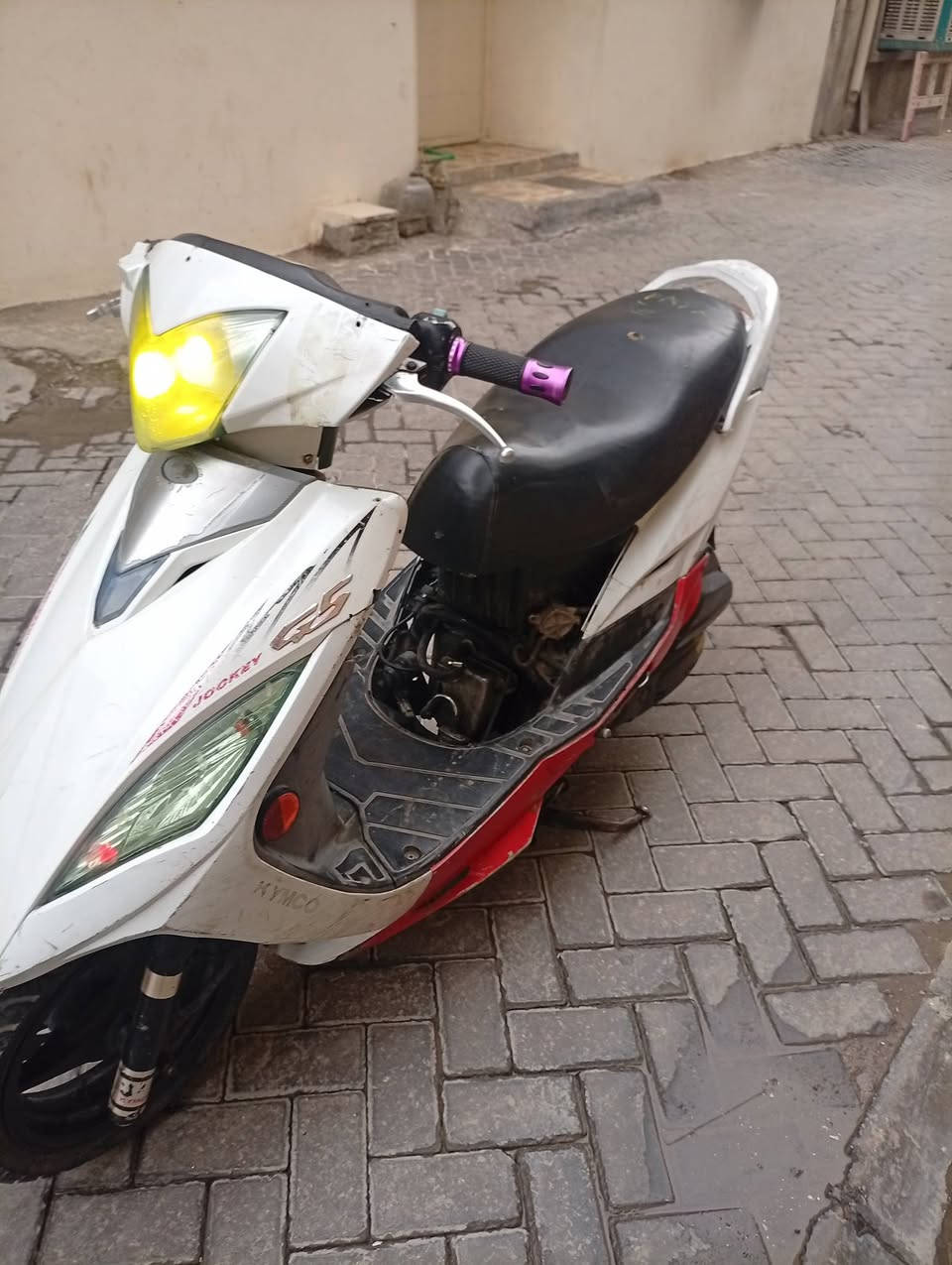 سلام عليكم سمي بالله دراجه كامكو جي فايف خير من الله نكره سلف عاوزها بس سائق دراجه نظيفه وحلوه السعر خاص ع هذا الرقم *********** بي واتساب
