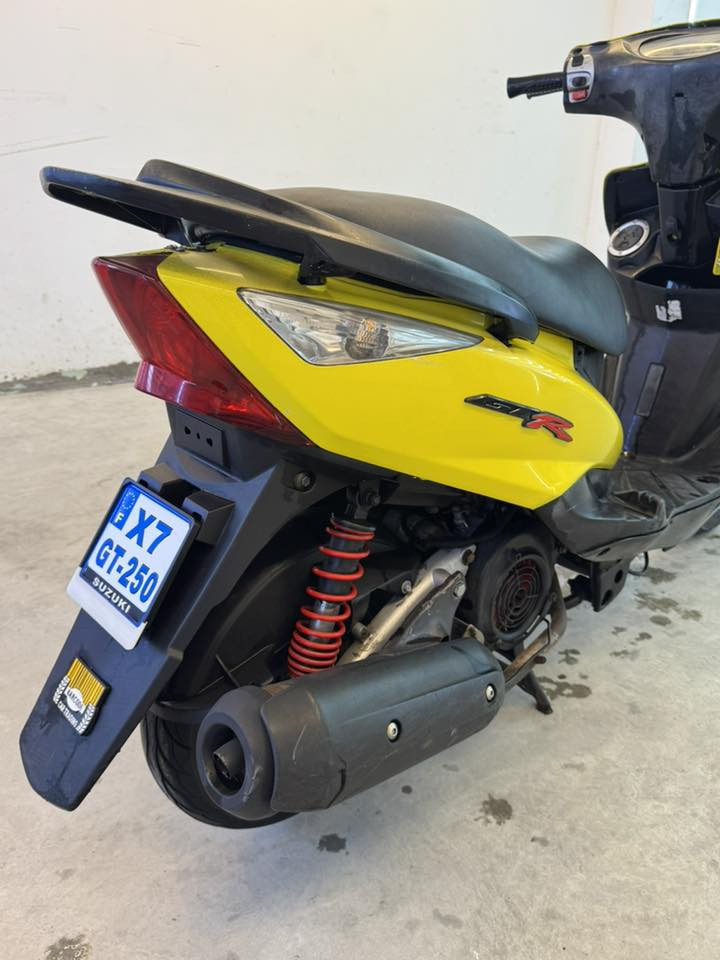 ماكس ثعلب جيتي ار
دراجه نضيفه وتخبل 
محرك ناعم ولاتنقيص ولا تبخير ولا دخانه
شلعه تشك الكاع 
كفرات نضافه ‎%‎100 صابغهن عله ايدي لجماليه اصفر 
تاير امامي خلفي جديد  
اشاير لد لايت عالي ناصي زنون 
الدراجه تتعب اتكول عليهه نضيفه 
العنوان بغداد 
سعر 500 وبيهه مجال كلش قليل او مراوس حسب القناعه 
رقم تليفون ***********موجود واتساب
