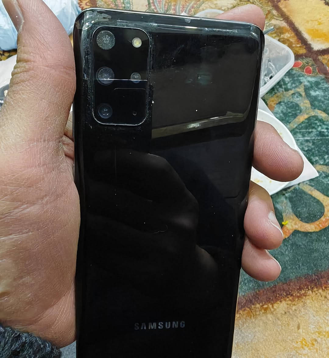 اس 20 بلاص 
رام 8 
ذاكره 128 
دبل سيم 
نظيف فقط مبدل الظهر 
سعر 150 الف دينار فقط 
اربيل قلعه *********** واتساب
