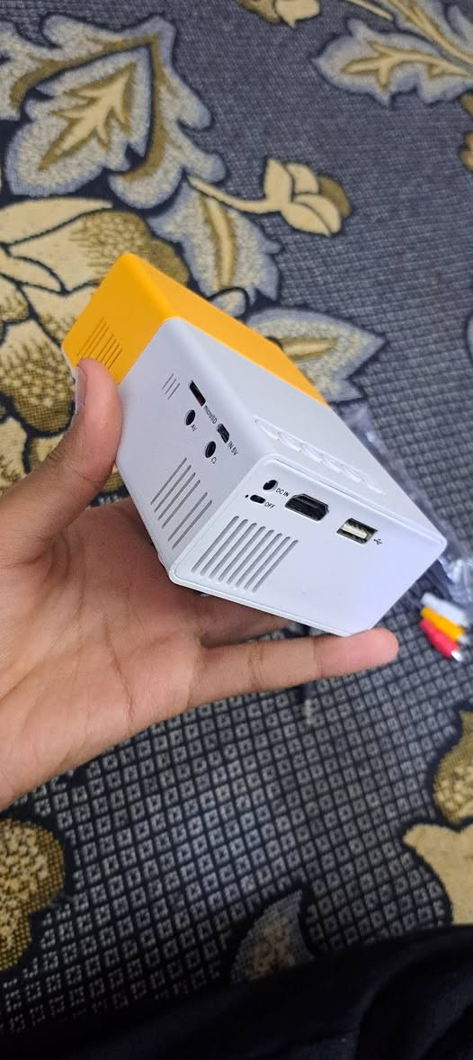 بروجكتر مستعمل للبيع مع كامل ملحقاته و مواصفاتة موجودة في الصور و مع جميع ملحقاته 
السعر 25
للتواصل:***********
يوجد توصيل في بغداد و كافة المحافضات
