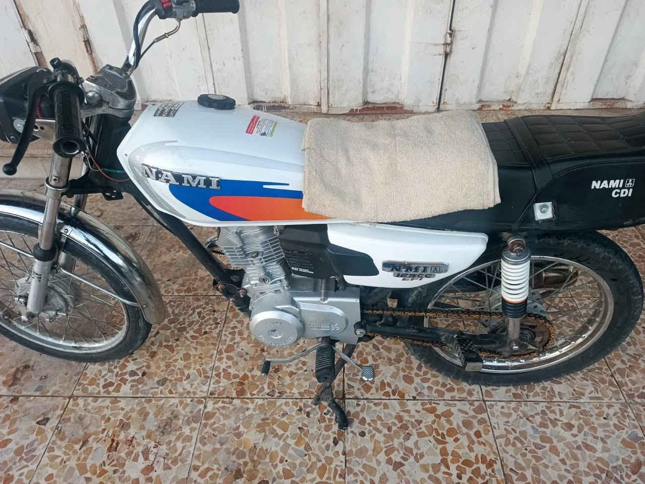 سلام عليكم دراجه البيع موديل 19 مكفول المحرك 
اوراق أصولي150وبيها مجال مستعجل على بيعتها 
مكان الكوت 
***********
