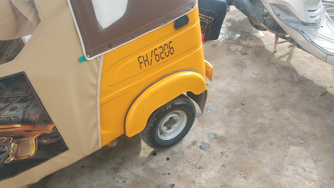 سلام عليكم شباب متاح تكتك للبيع بيه بارد بلغد وبارد جوه البك لايت السعر 8و900العنوان الشعب مقبل حسينيات المصطفى ***********
