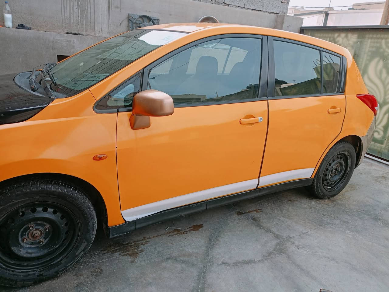 نيسان فيرسا وارد كندي موديل 9 محدث الي 12 سياره بسمي شرط تحويل فقط سياره بي بطاقه بنزين محرك 18 جديد وكير  اوتو اي تي جديد ضفيد جديد مكان سياره كركوك  سعر 52 اي استفسار***********
