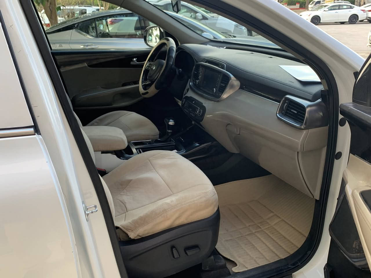 سورینتو 2020
محرک ٦ سلندر
مواسفات فول ماعدا فتحە  
ماشی ٦٧ الف سنویە جدید 
کیر محرک مکفول  بشرط
بدون ای نقص 
عنوان قضاء کلار معرض کاروان  
سونر موجودە بانشر 

*********** 

سورینو 2020 
شەش پستون 67 هەزار روشتوە 
گیر و مەکینە بەشەرت نەکراوەتەوە 
مواسفات فولە تەنها سلایت نیە 
سەنەوی تازەیە 
سونەرم داناوە 
ناونیشان کلار معرض کاروان 
***********
