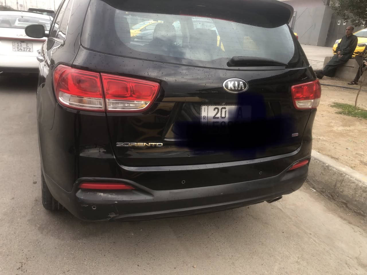 سلام عليكم سورنتو 2016 نص فوال رقم ديالى نكليزي وين ما يعجبك حول مكان بغداد 
قطعتين تبريد
سبعه راكب 
مري شاره 
حساس خلفي 
كامره دواره 360درجه 
تخم تاير بل جيس 
مانع نزلاق 
فور ويل 
كشن كهرباءي 
كشن تدفأ
حادثها بصيط الجاملغ السايق ومبدل مدون دواخل مدون يرباك مكفواله ما عده الجاملغ عارضها 157$وبيها مجال حك الجيه رقمي ***********
