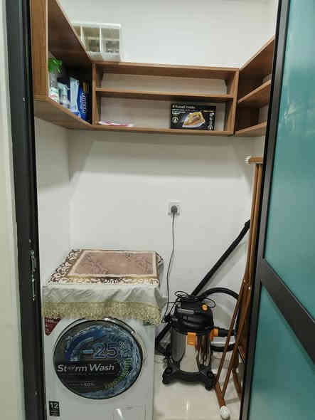 شقة مؤثثة بالكامل للإيجار في مجمع النسيم ستي حي الجهاد.. مساحة ١٤٠ متر غرفتين نوم وصالة..تدفئة وتبريد مركزي انفيرتر VRF.. إطلالة حدائق ونافورة..تحتوي على كافة الأجهزة الكهربائية..للإستفسار ***********
