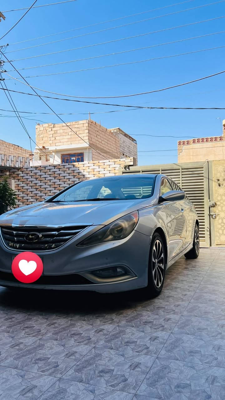 السلام عليكم للبيع 
سوناتا 2013 امريكي حادث جاملغ خلفي جهه يمين مصلح وقبق جنطه مبدل جاهزه مابيهه اي نقص تخم تاير باتري حداديه منظومه زنون كلهن جدد محرك كير كفاله بيهه بارد بل باب الخلفي الايمن هم وباب السايق تبديل رقم بغداد سعر 105وبي مجال سنويه ساقطه تنزل من السعر 
مكانهه بابل 
***********
